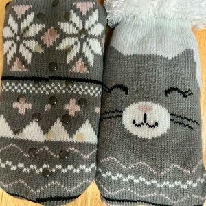 Smiling cats Sherpa Lined Slipper Socks plush filled  Cabin Grip Grey Pink